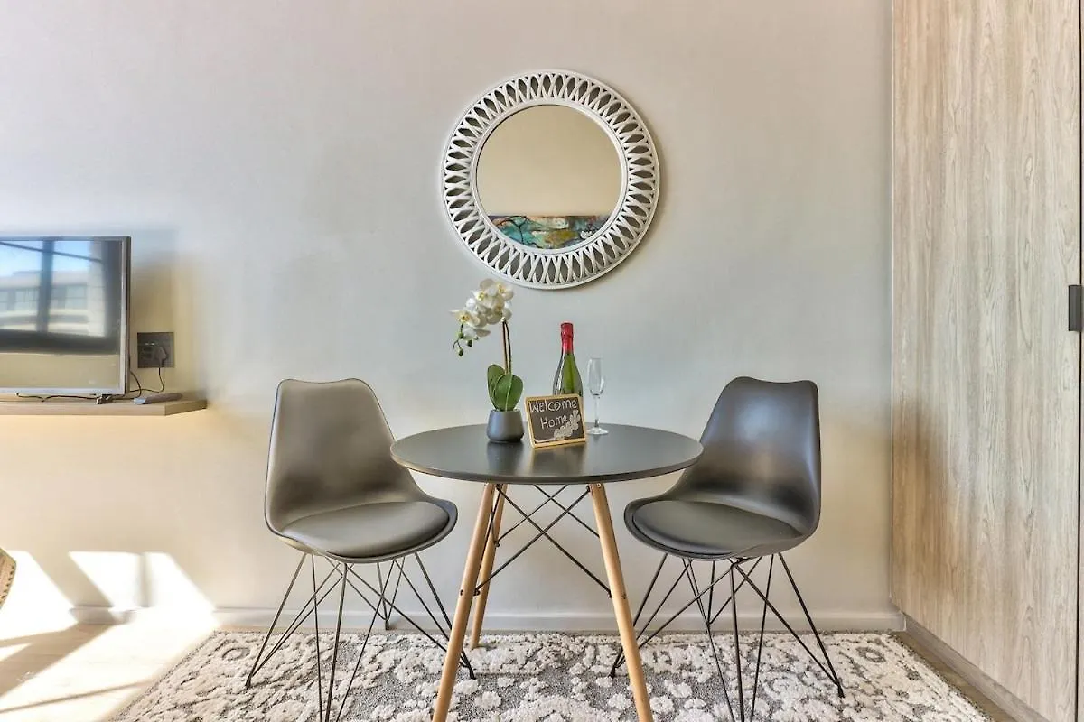 Sunny Haven In The Heart Of The East City W/Parking Le Cap 0*,  Afrique du Sud